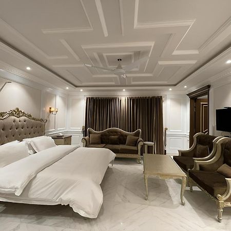 Arish Luxury Suites Skardu Exteriör bild