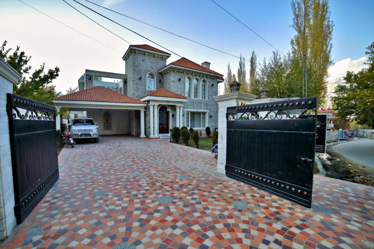 Arish Luxury Suites Skardu Exteriör bild