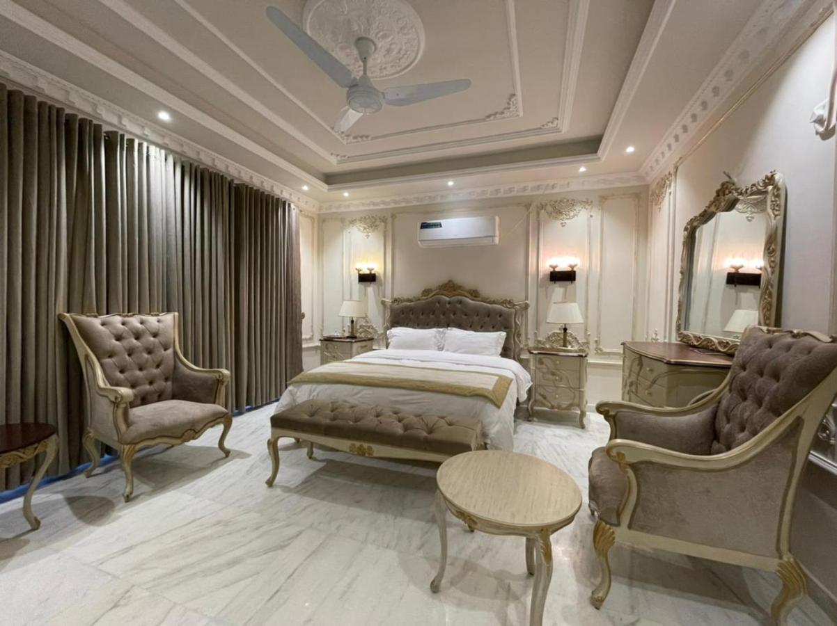 Arish Luxury Suites Skardu Exteriör bild