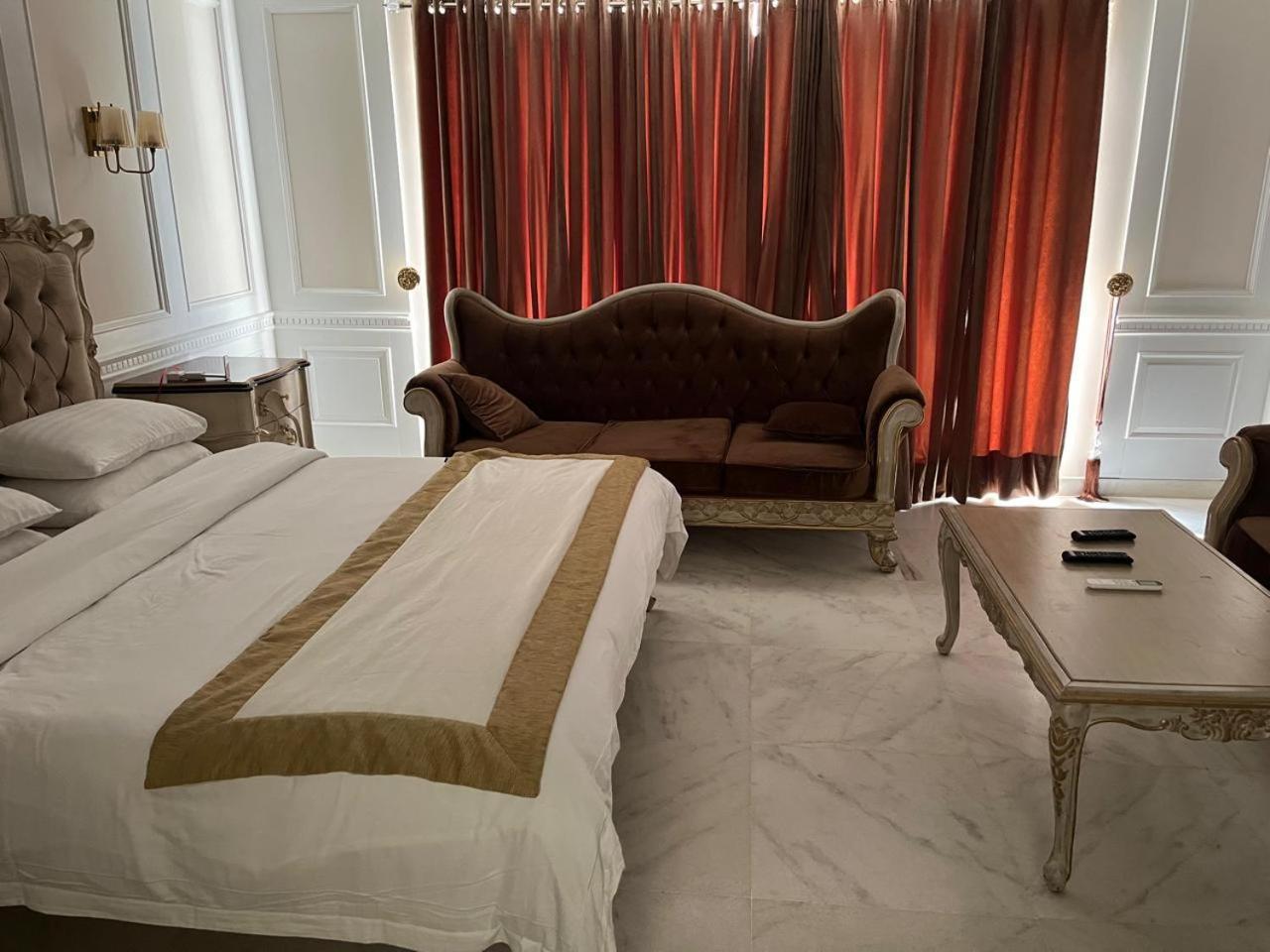 Arish Luxury Suites Skardu Exteriör bild
