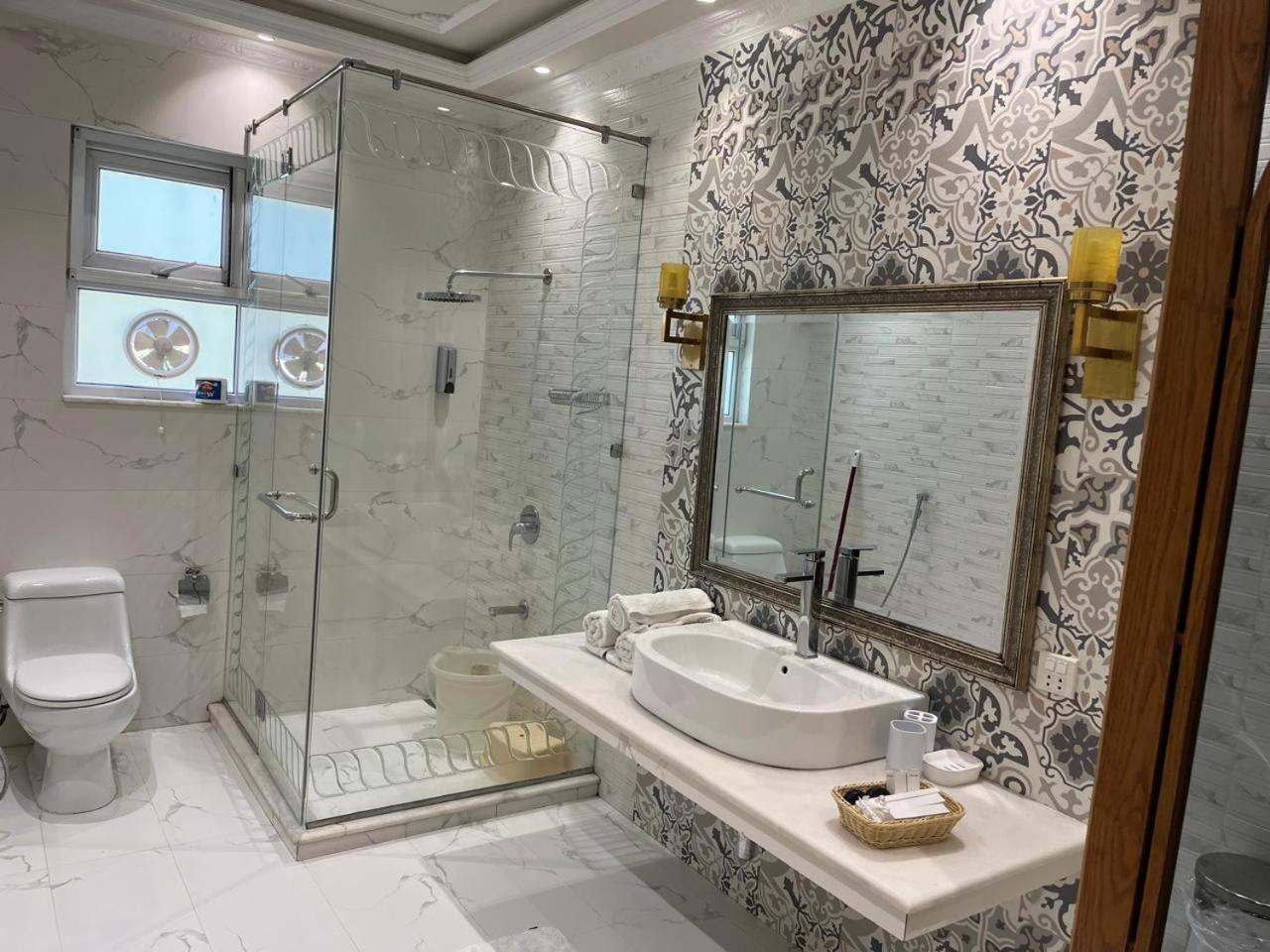Arish Luxury Suites Skardu Exteriör bild